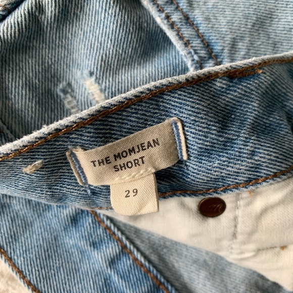 Madewell Momjean Short, distressed blue, size 29 - Picture 5 of 8